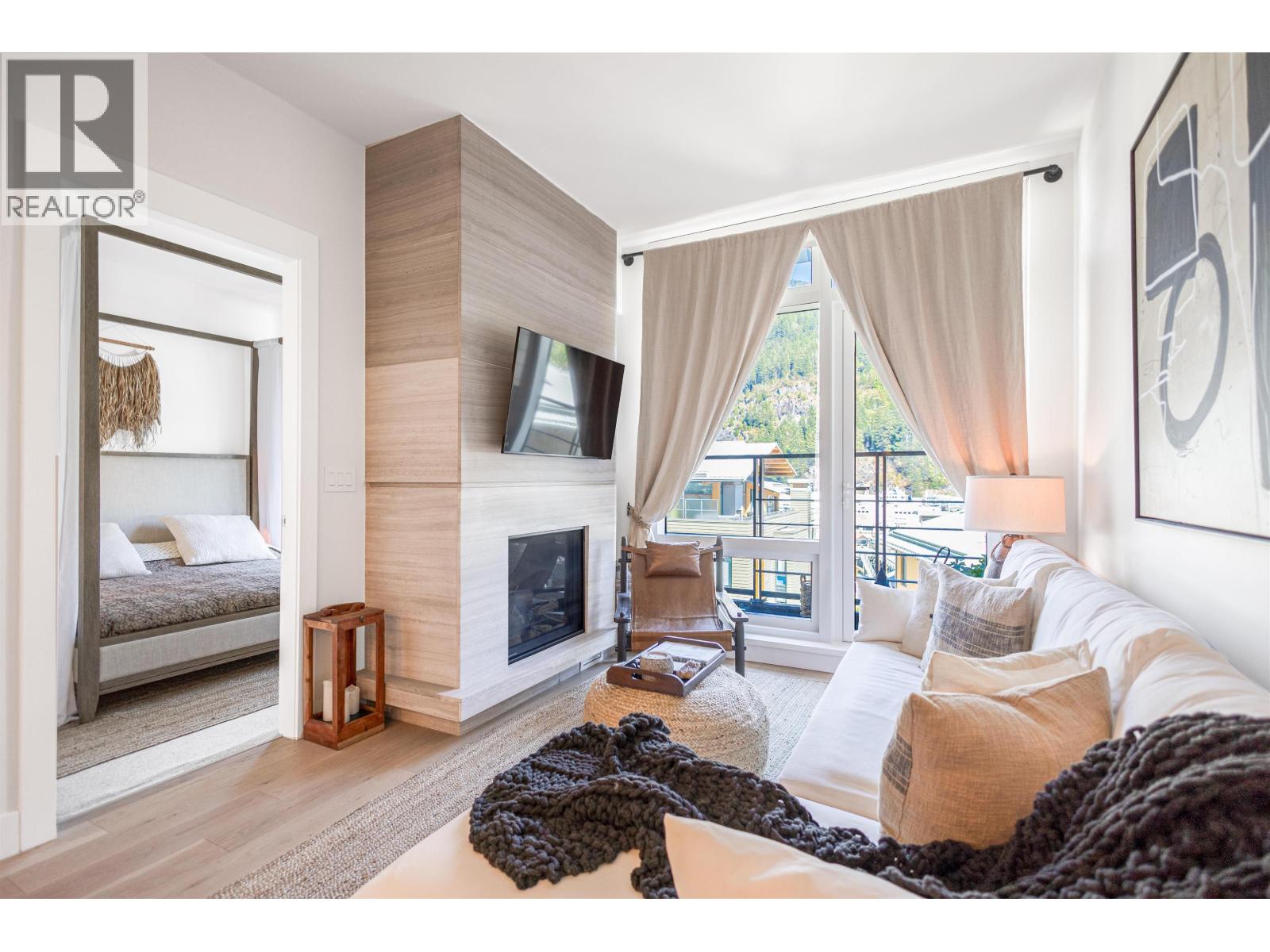 Photo 32 of 408 6687 Nelson Avenue, West Vancouver BC