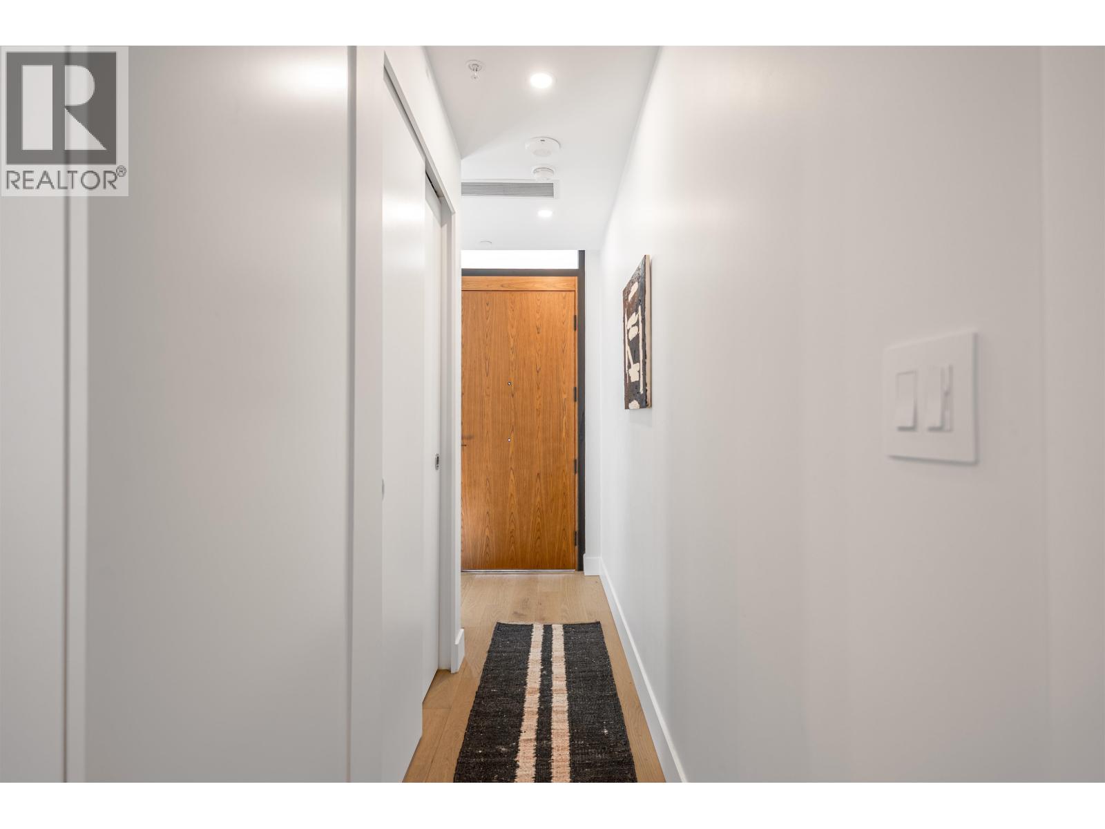 Photo 10 of 408 6687 Nelson Avenue, West Vancouver BC