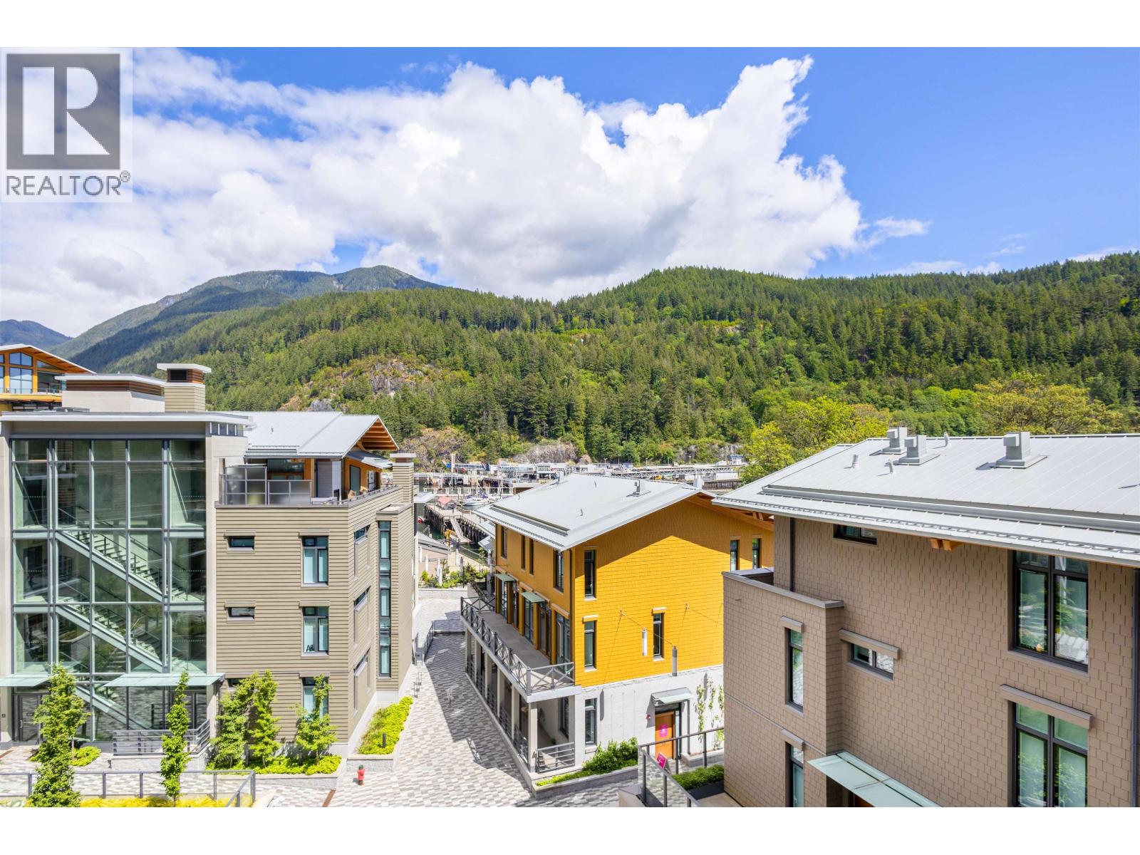 Photo 31 of 408 6687 Nelson Avenue, West Vancouver BC