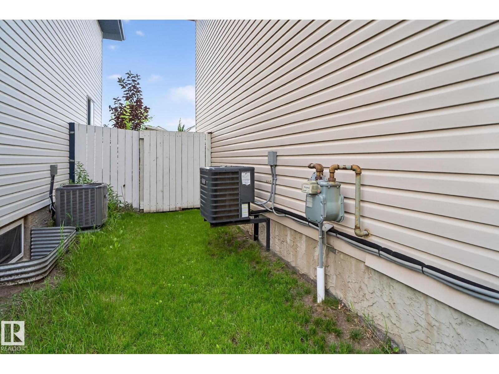 Photo 43 of 1914 37 Ave Nw, Edmonton AB