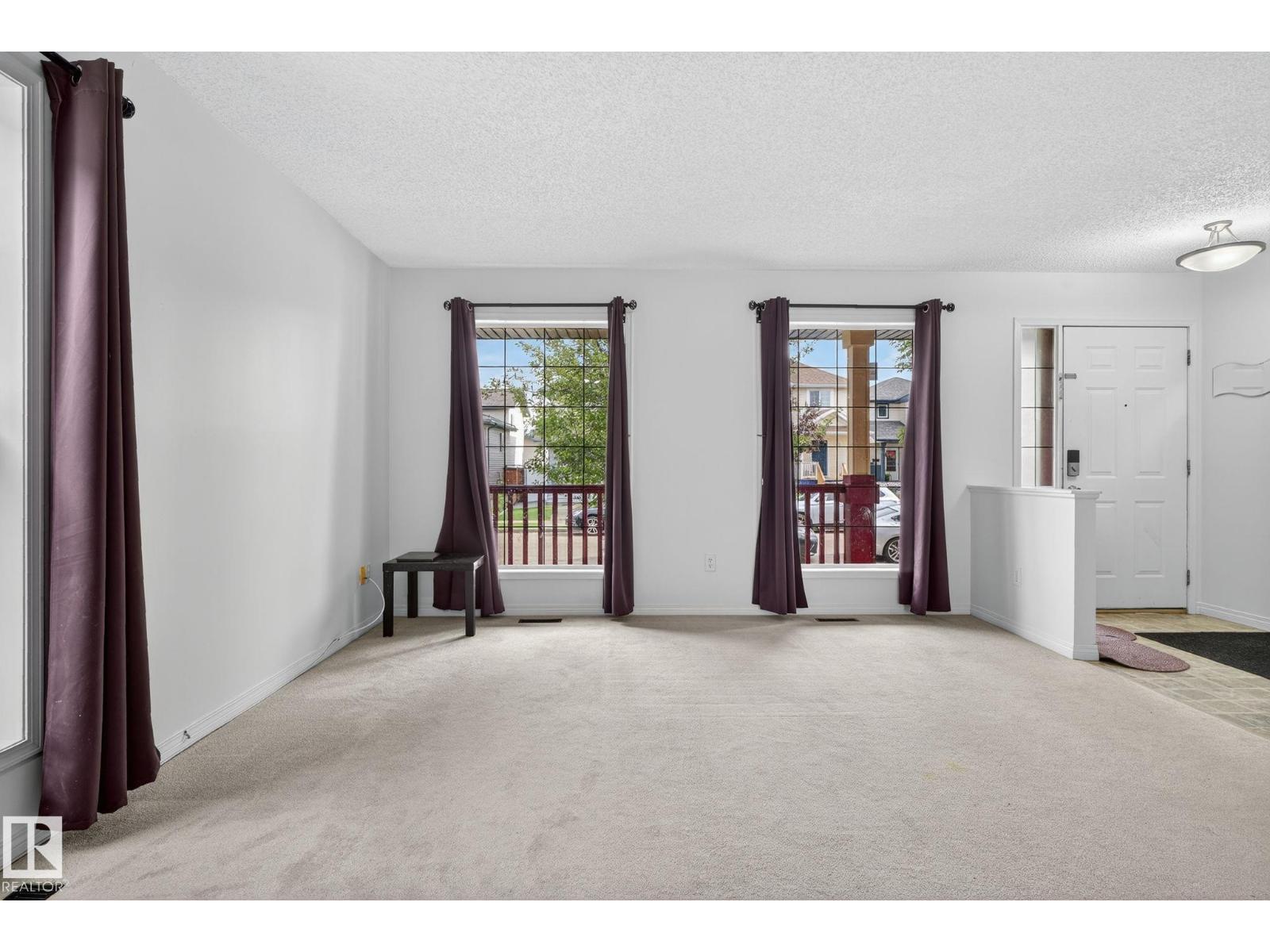 Photo 8 of 1914 37 Ave Nw, Edmonton AB