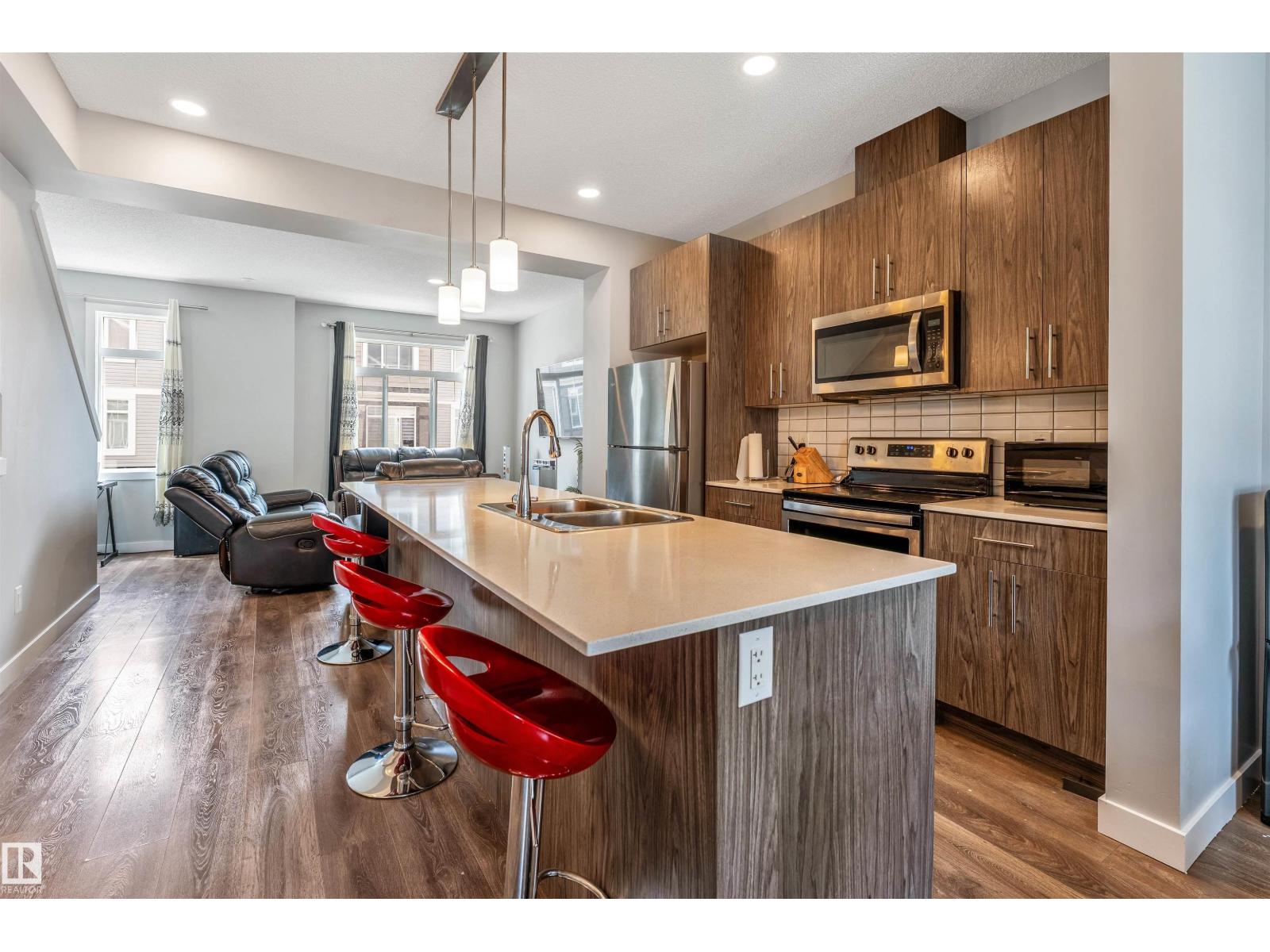 Photo 10 of 57 2215 24 Street Nw, Edmonton AB
