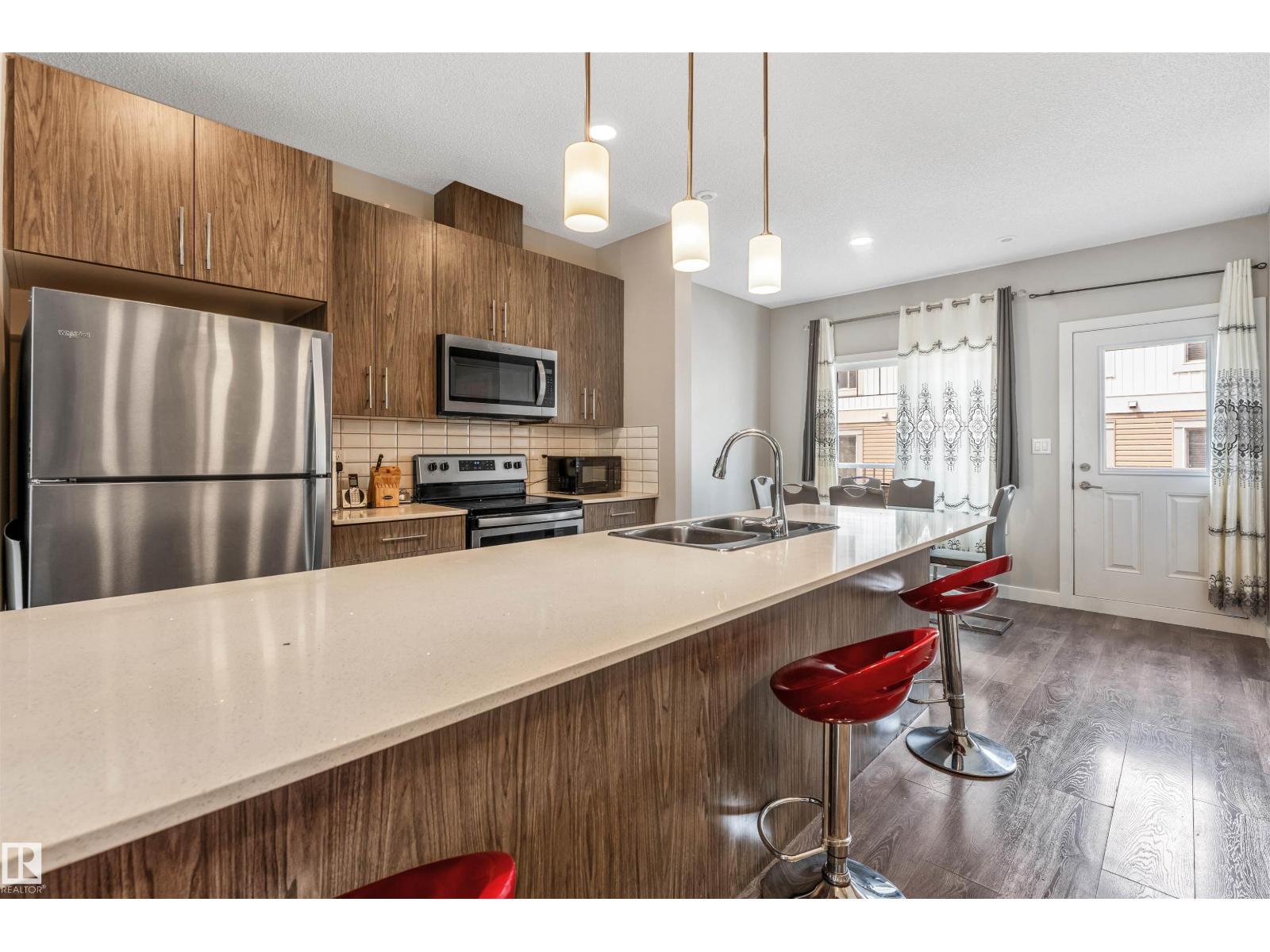 Photo 13 of 57 2215 24 Street Nw, Edmonton AB