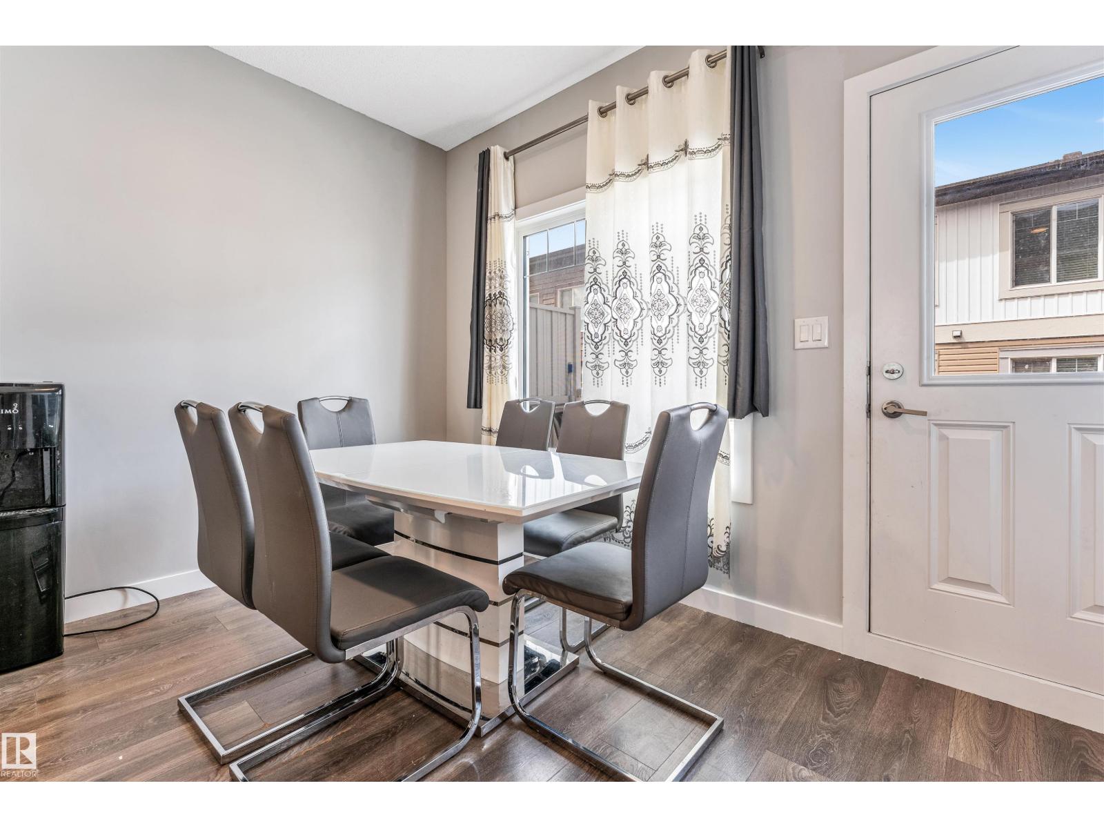 Photo 15 of 57 2215 24 Street Nw, Edmonton AB