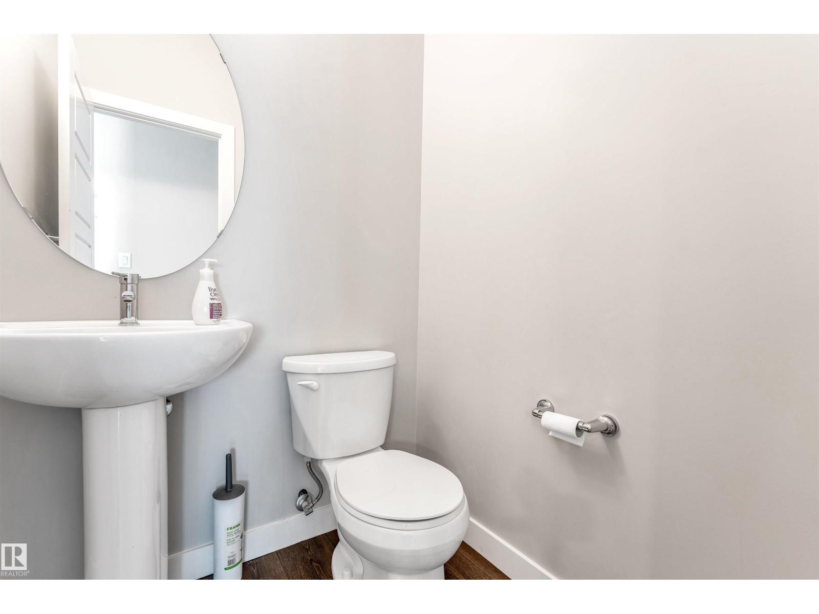 Photo 22 of 57 2215 24 Street Nw, Edmonton AB
