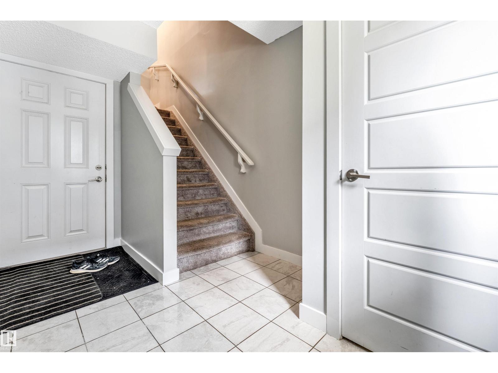 Photo 7 of 57 2215 24 Street Nw, Edmonton AB