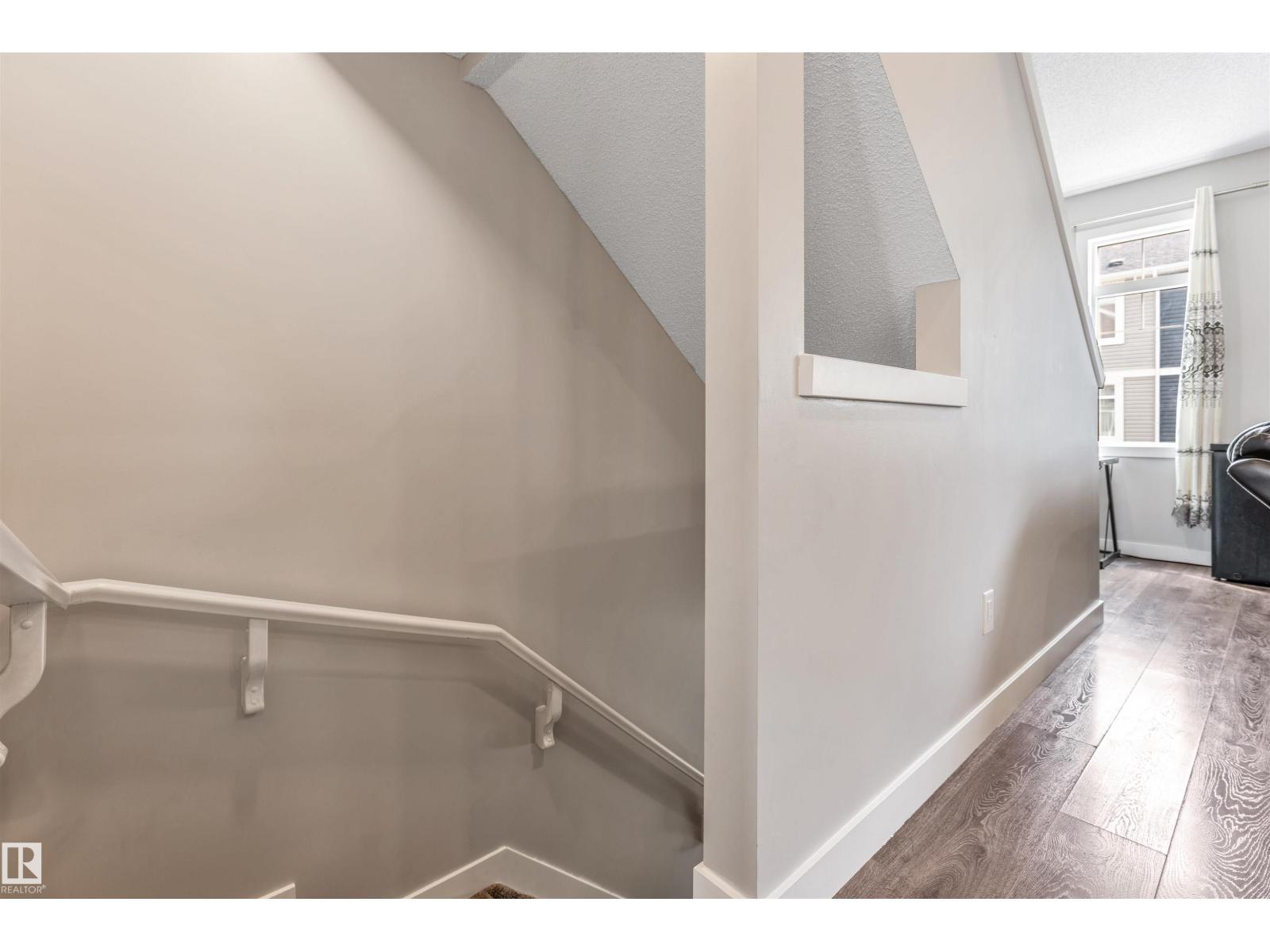 Photo 9 of 57 2215 24 Street Nw, Edmonton AB