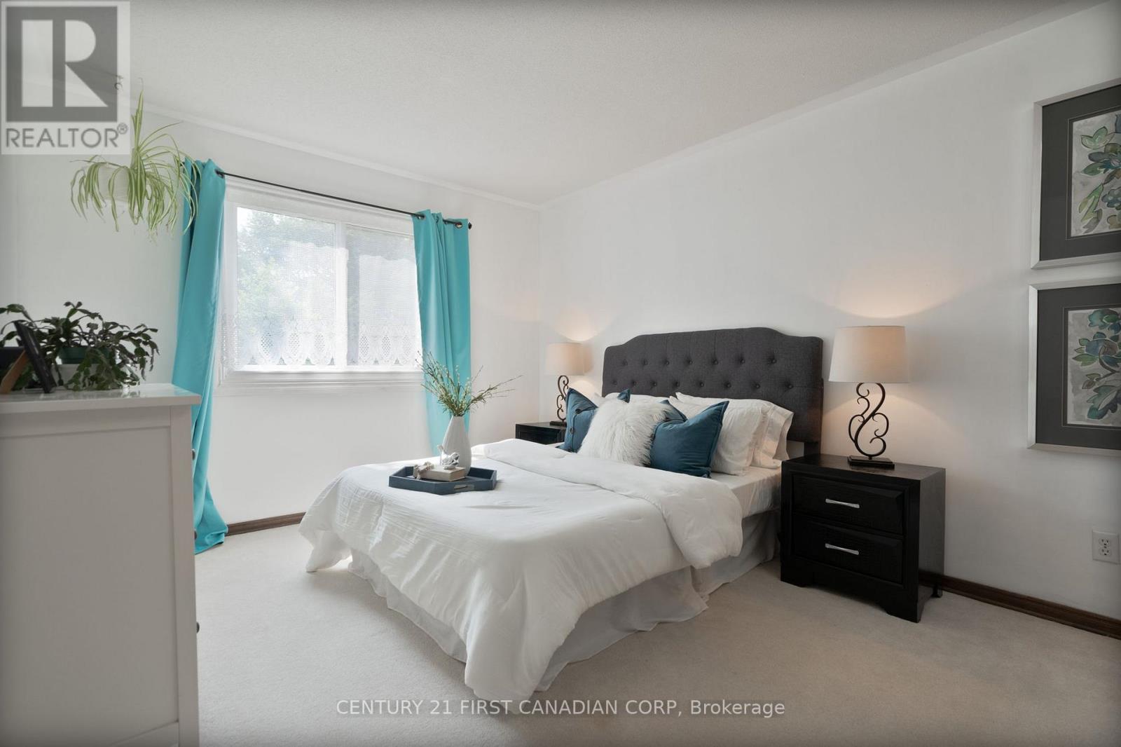 Photo 11 of 54 Four Oaks Crescent, London South ON