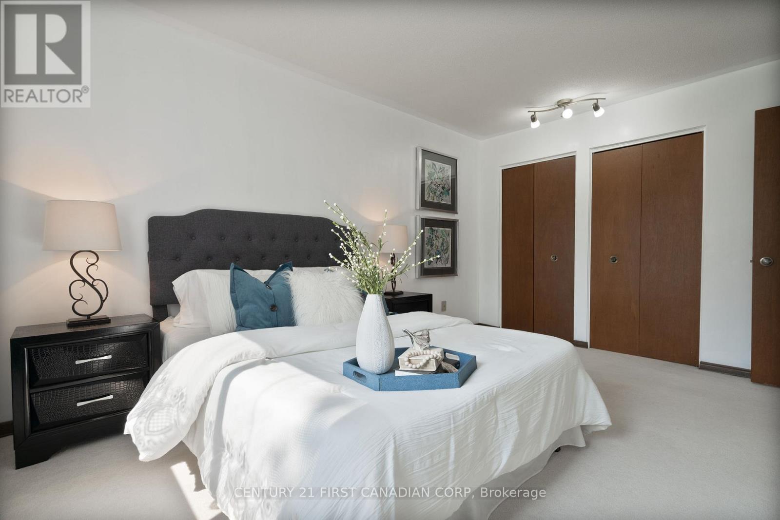 Photo 12 of 54 Four Oaks Crescent, London South ON