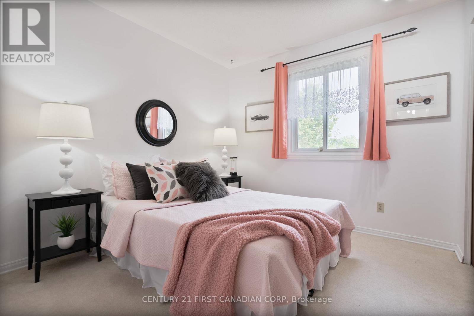 Photo 13 of 54 Four Oaks Crescent, London South ON