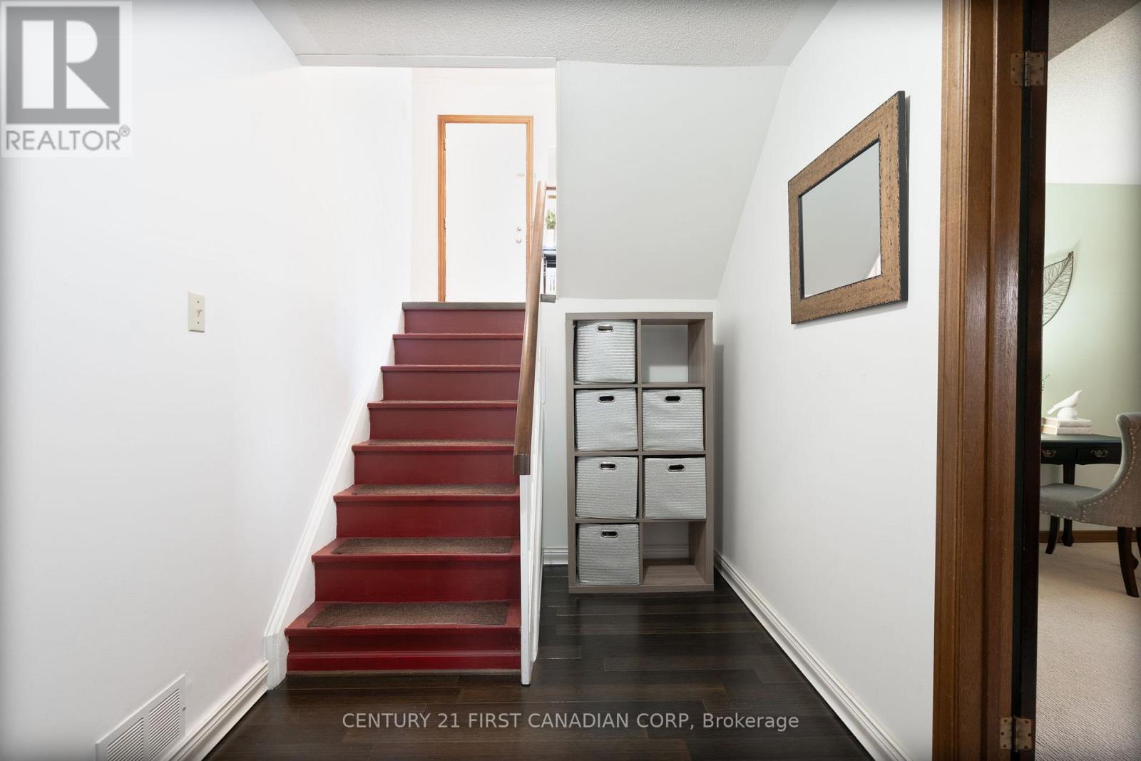 Photo 17 of 54 Four Oaks Crescent, London South ON