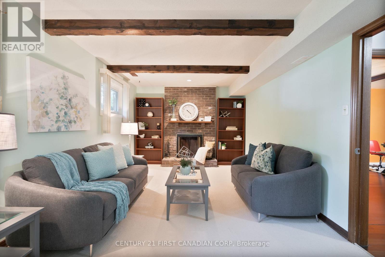 Photo 18 of 54 Four Oaks Crescent, London South ON