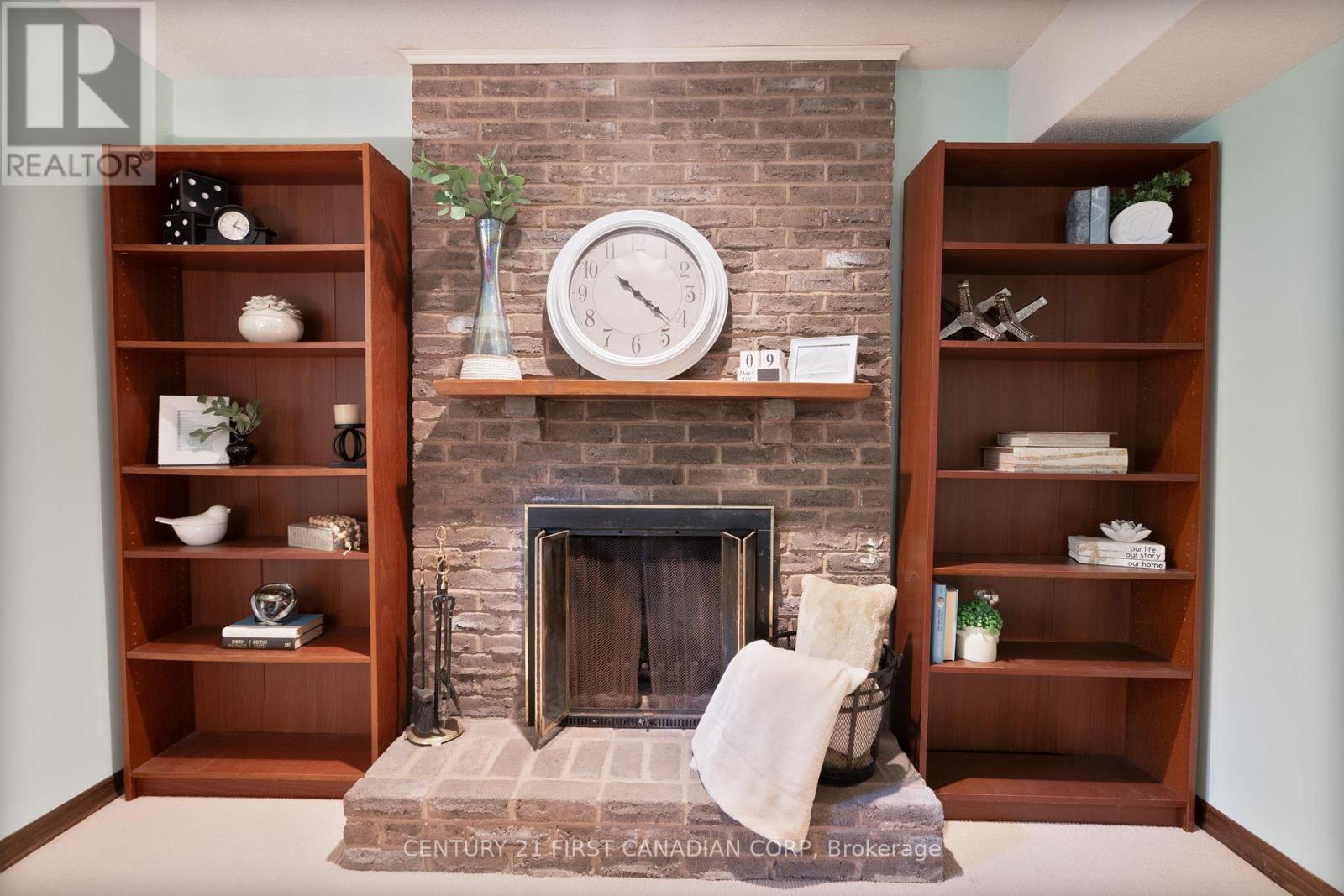 Photo 19 of 54 Four Oaks Crescent, London South ON