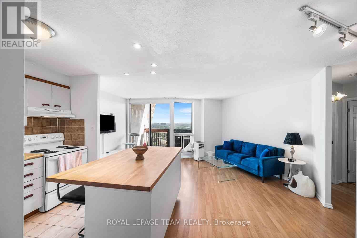 Photo 1 of 2608 900 Dynes Road, Ottawa ON
