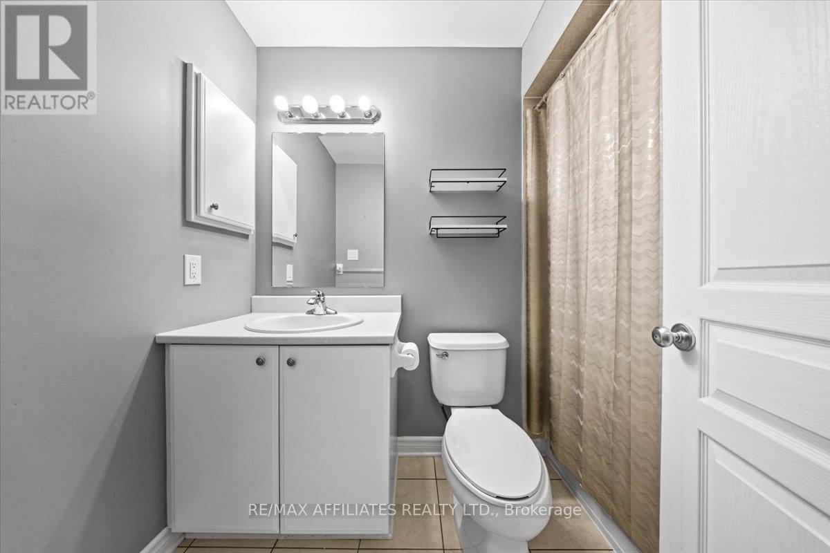 Photo 18 of 628 Everlasting Crescent, Ottawa ON