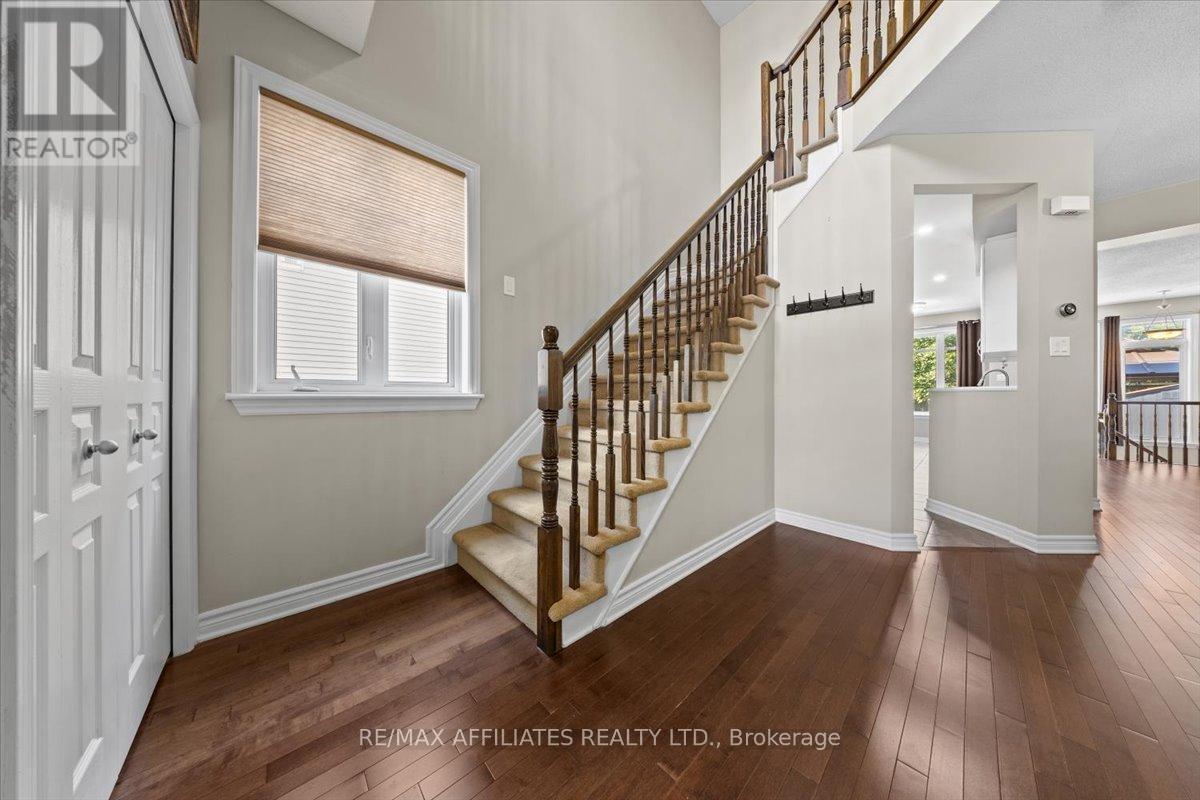End unit so extra windows!