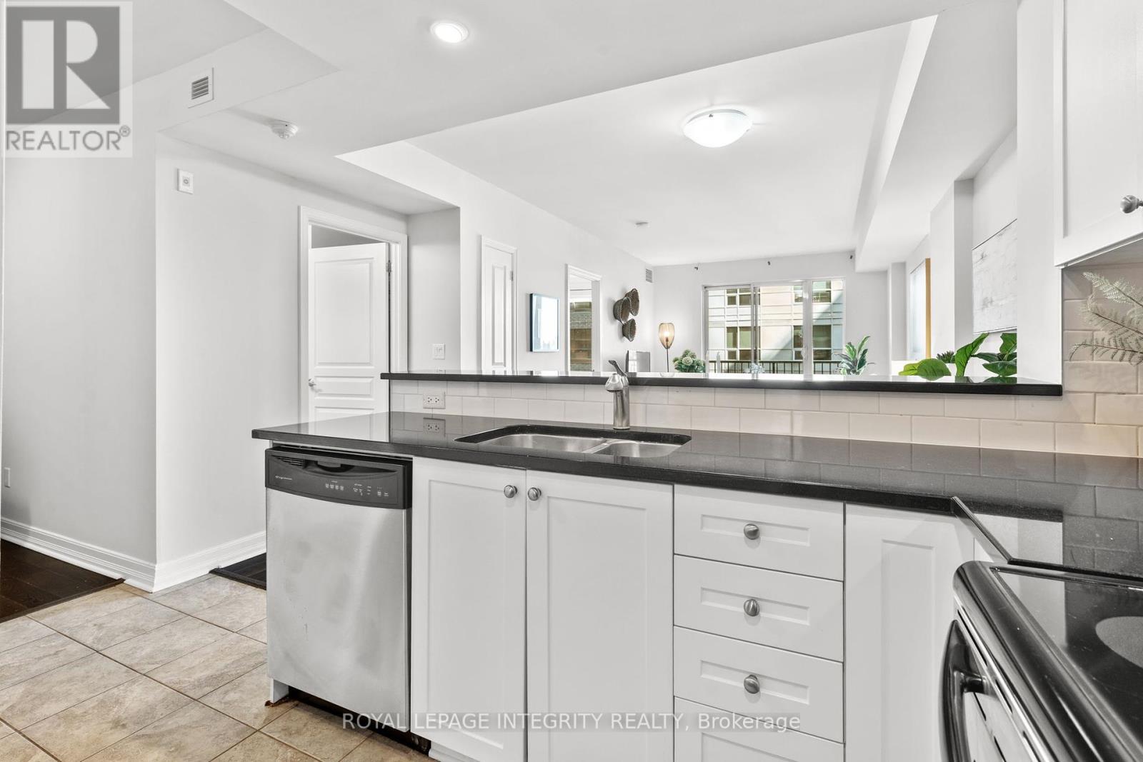 Photo 22 of 309 200 Besserer Street N, Ottawa ON