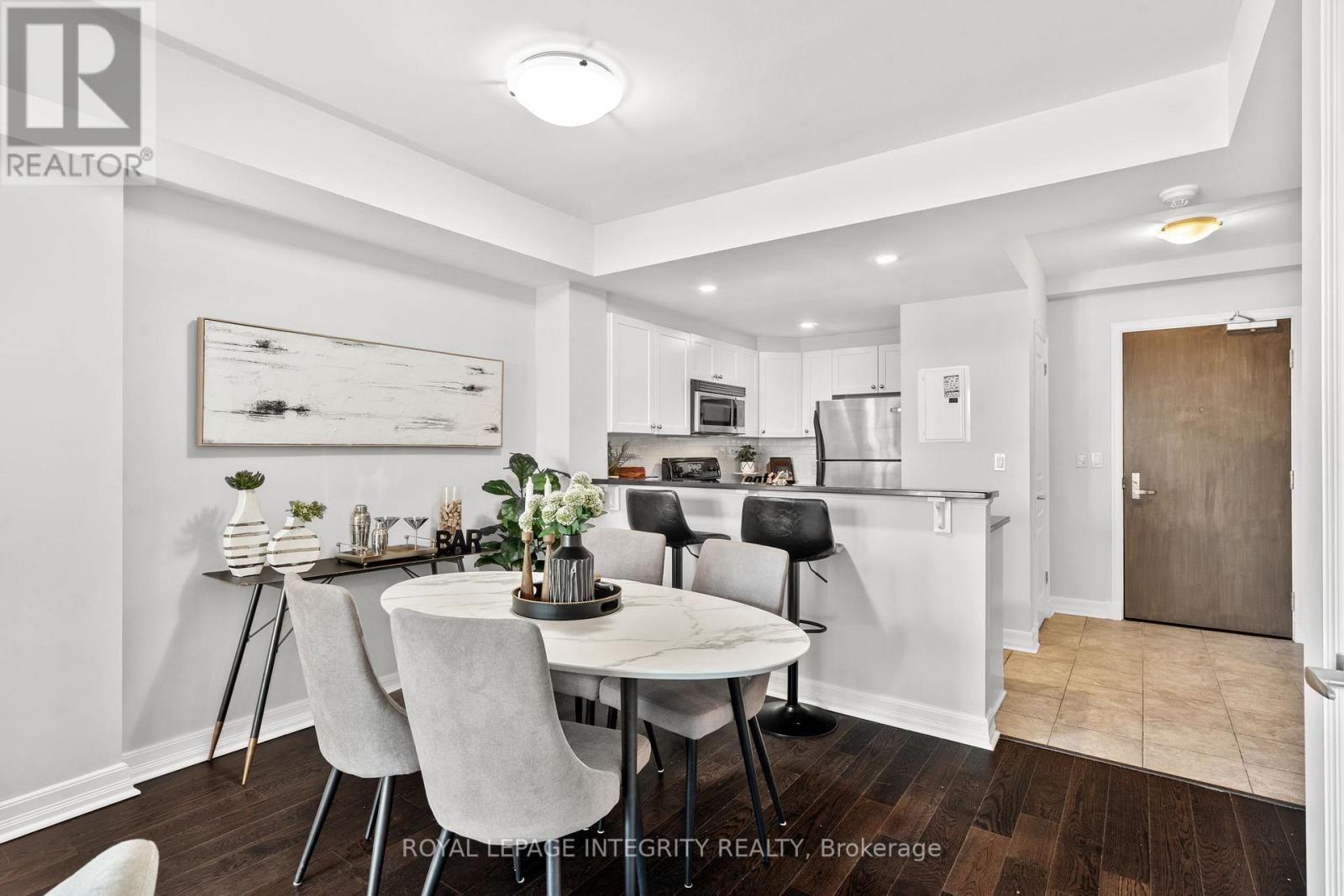 Photo 19 of 309 200 Besserer Street N, Ottawa ON