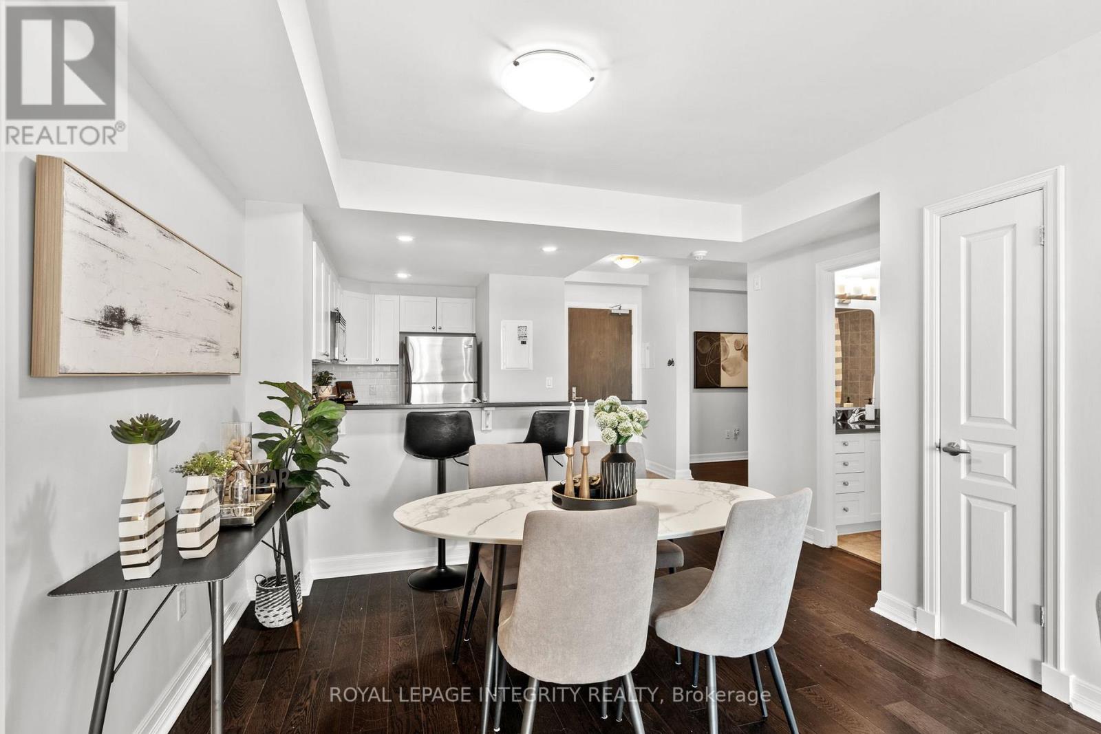 Photo 17 of 309 200 Besserer Street N, Ottawa ON