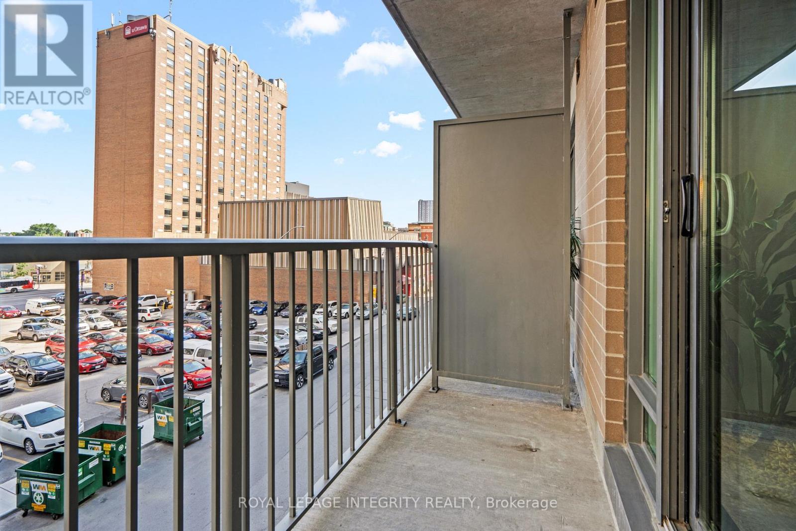 Photo 2 of 309 200 Besserer Street N, Ottawa ON