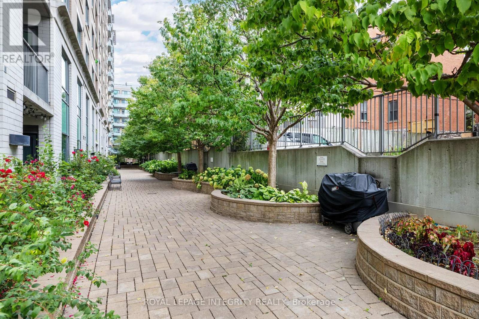 Photo 35 of 309 200 Besserer Street N, Ottawa ON