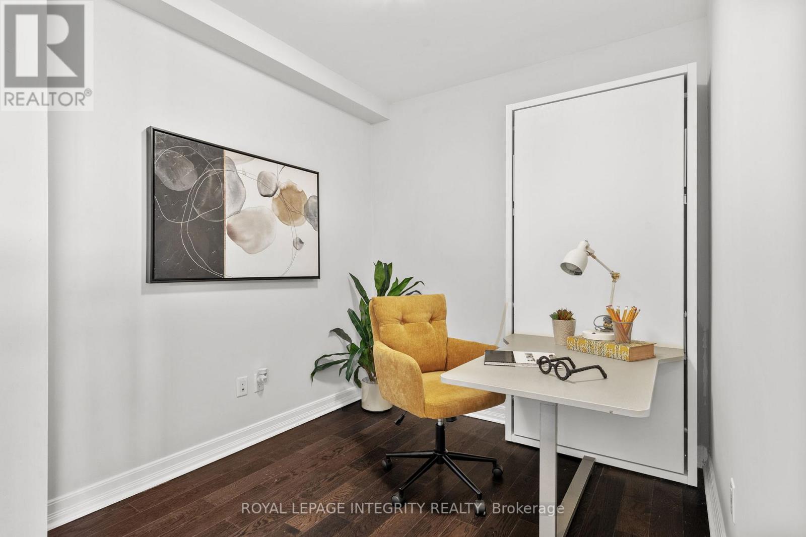 Photo 16 of 309 200 Besserer Street N, Ottawa ON