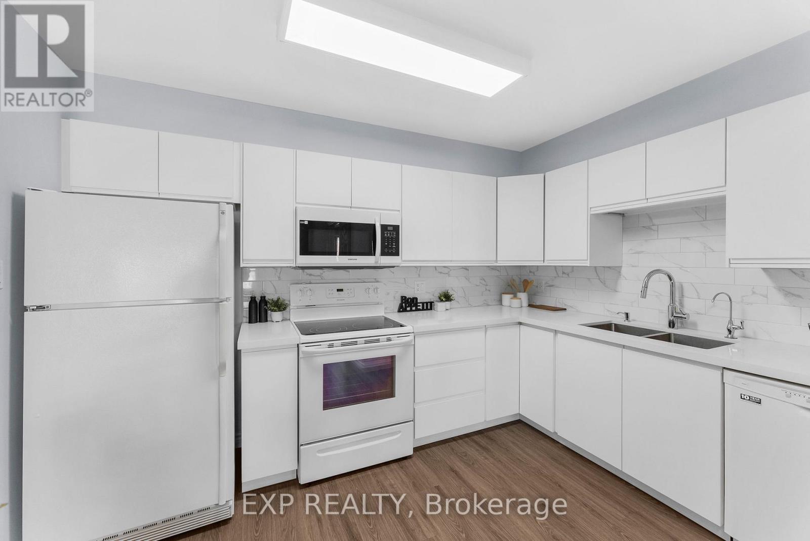 Photo 29 of 201 120 Bell Farm Road, Barrie ON