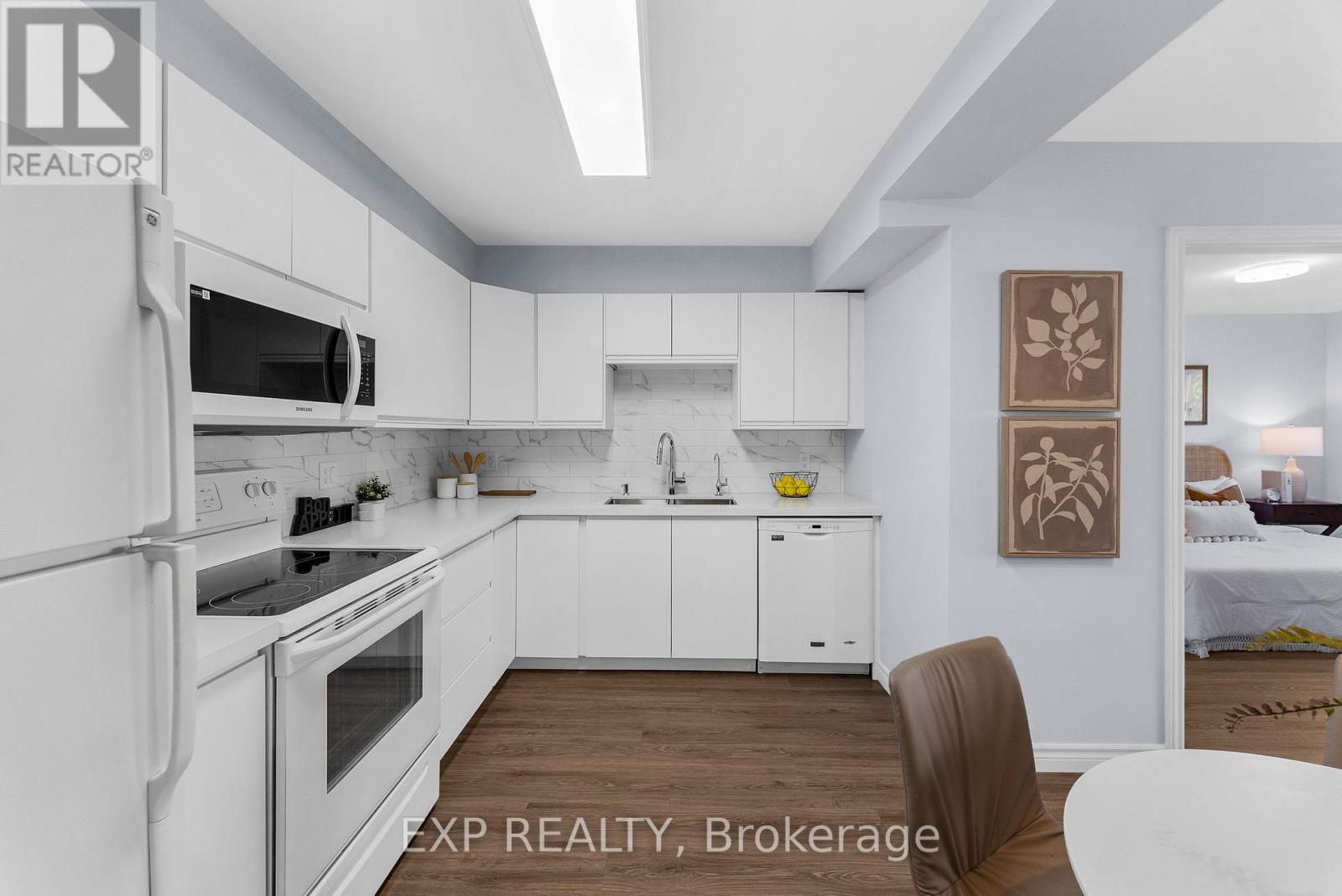 Photo 4 of 201 120 Bell Farm Road, Barrie ON