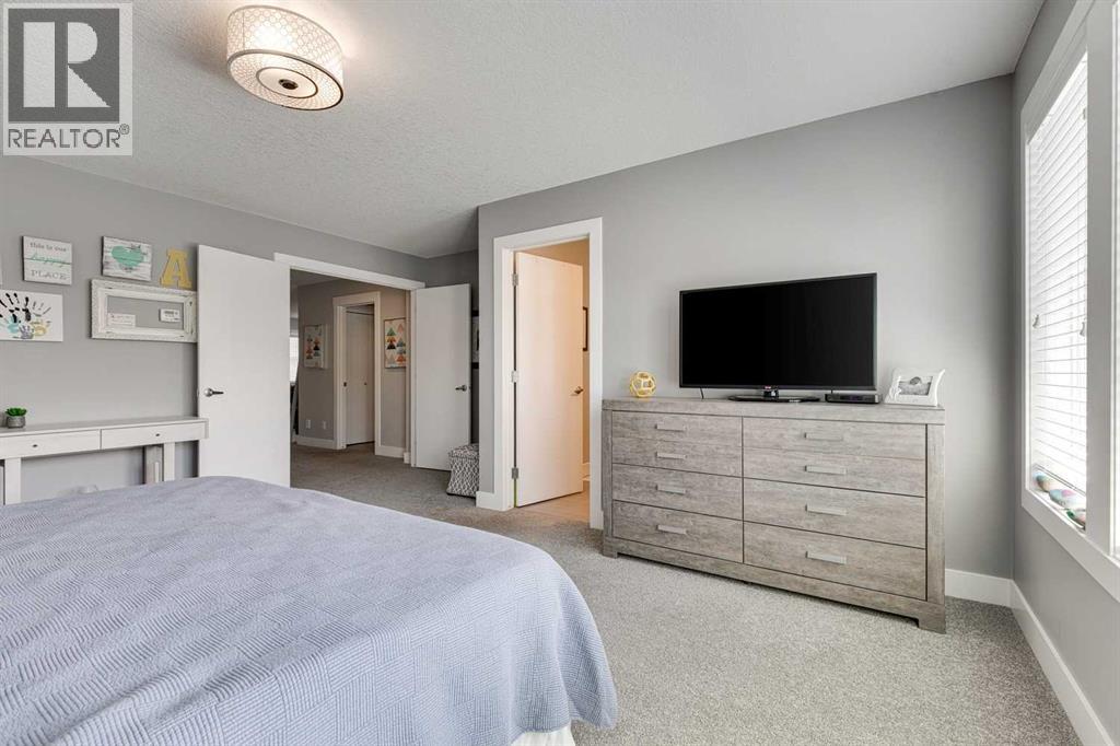 Single Family House for Sale in  Brightoncrest Cove SE New Brighton Calgary 