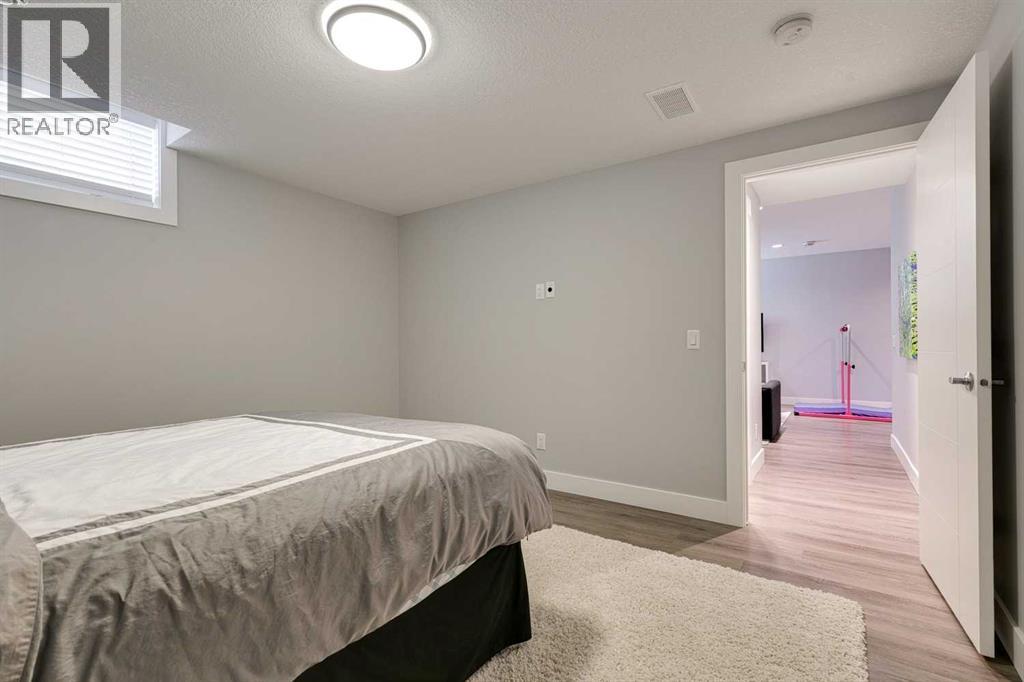 Single Family House for Sale in  Brightoncrest Cove SE New Brighton Calgary 