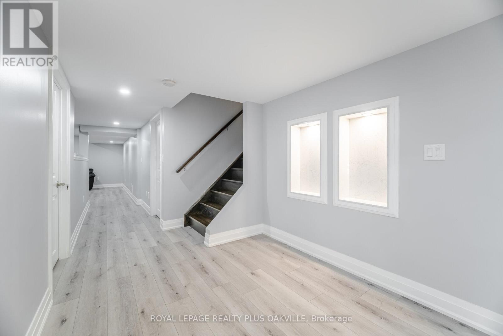 Photo 7 of 64 Sutherland Crescent, Hamilton ON