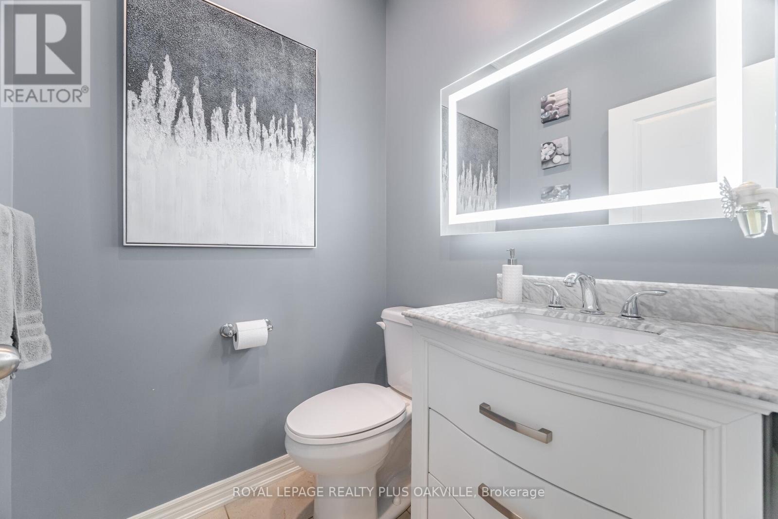 Photo 3 of 64 Sutherland Crescent, Hamilton ON
