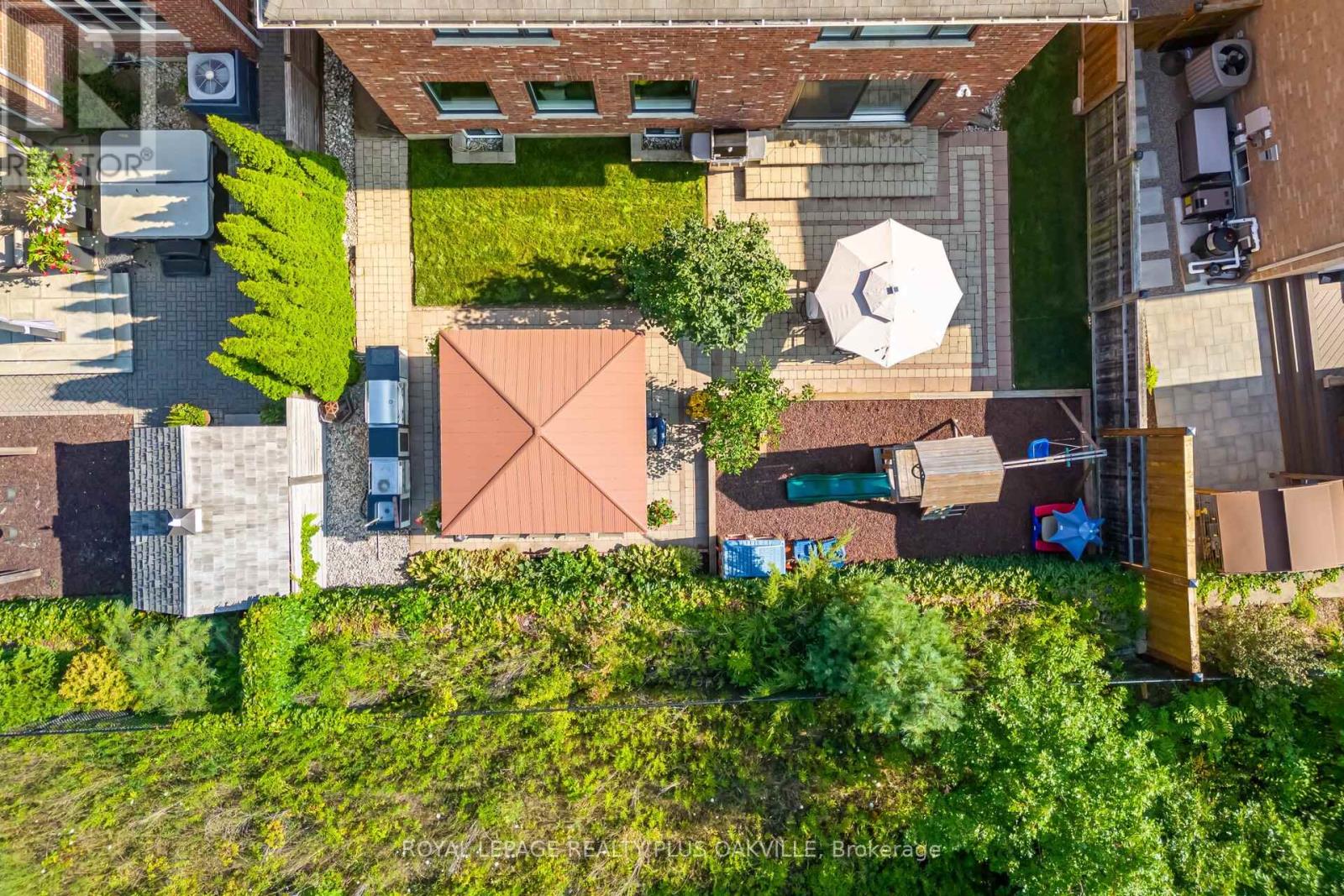 Photo 28 of 64 Sutherland Crescent, Hamilton ON