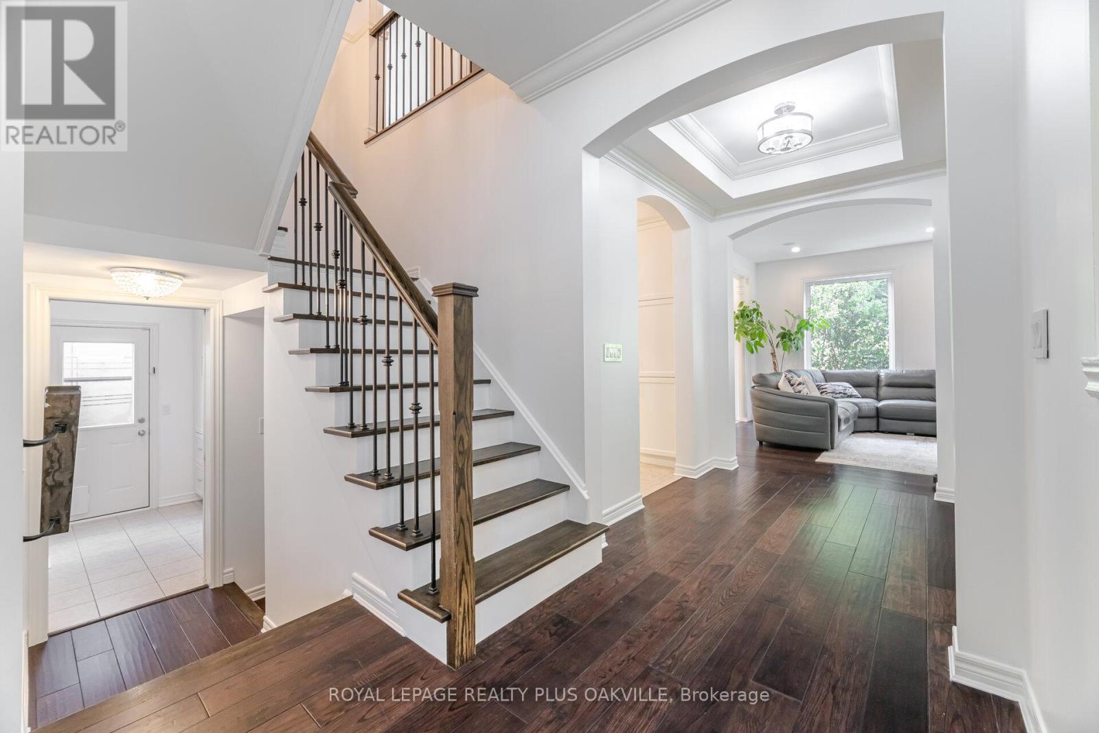 Photo 30 of 64 Sutherland Crescent, Hamilton ON