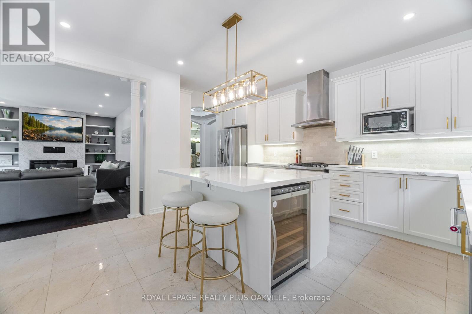 Photo 31 of 64 Sutherland Crescent, Hamilton ON