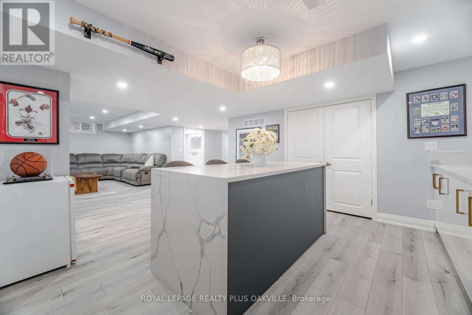 Photo 20 of 64 Sutherland Crescent, Hamilton ON
