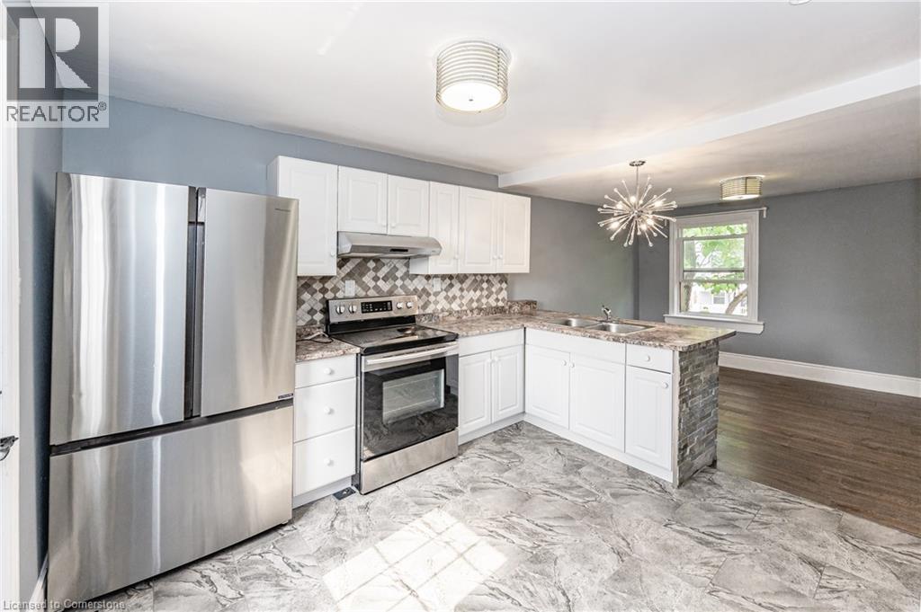 Photo 3 of 140 Gage Avenue N, Hamilton ON