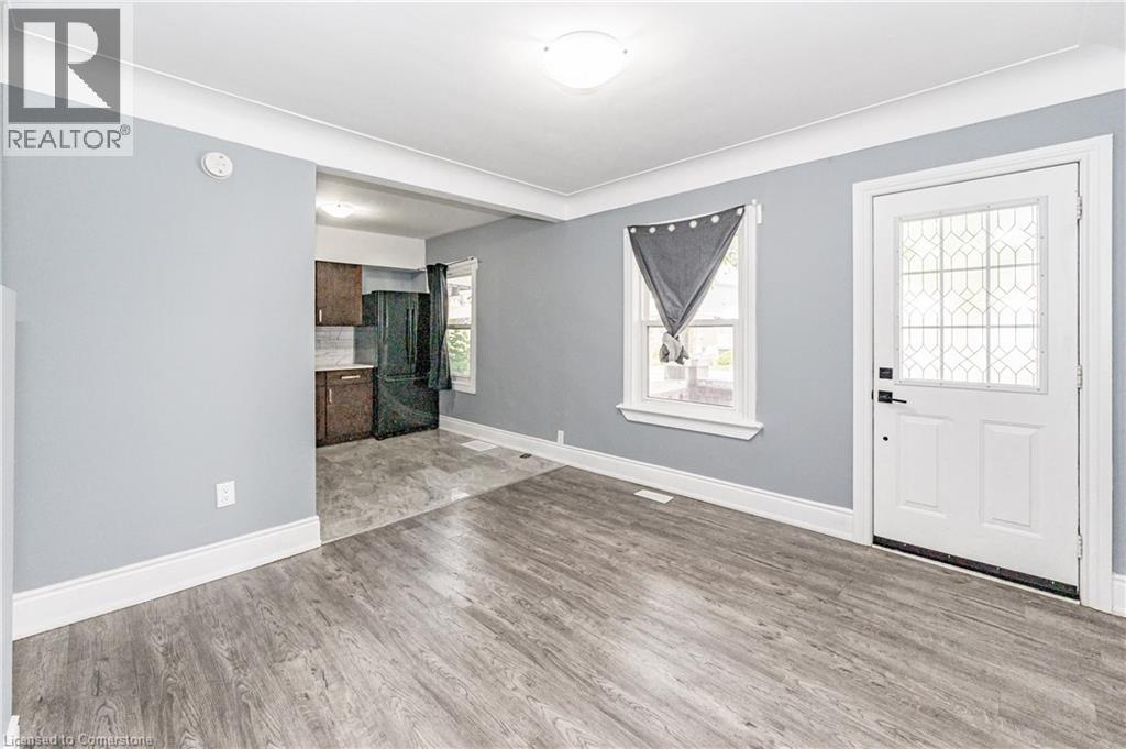 Photo 15 of 140 Gage Avenue N, Hamilton ON