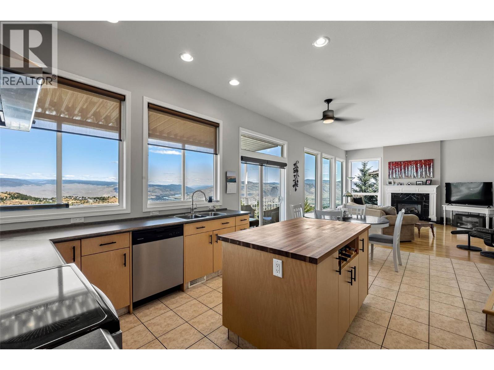 Photo 6 of 1182 St Andrews Way, Kamloops BC