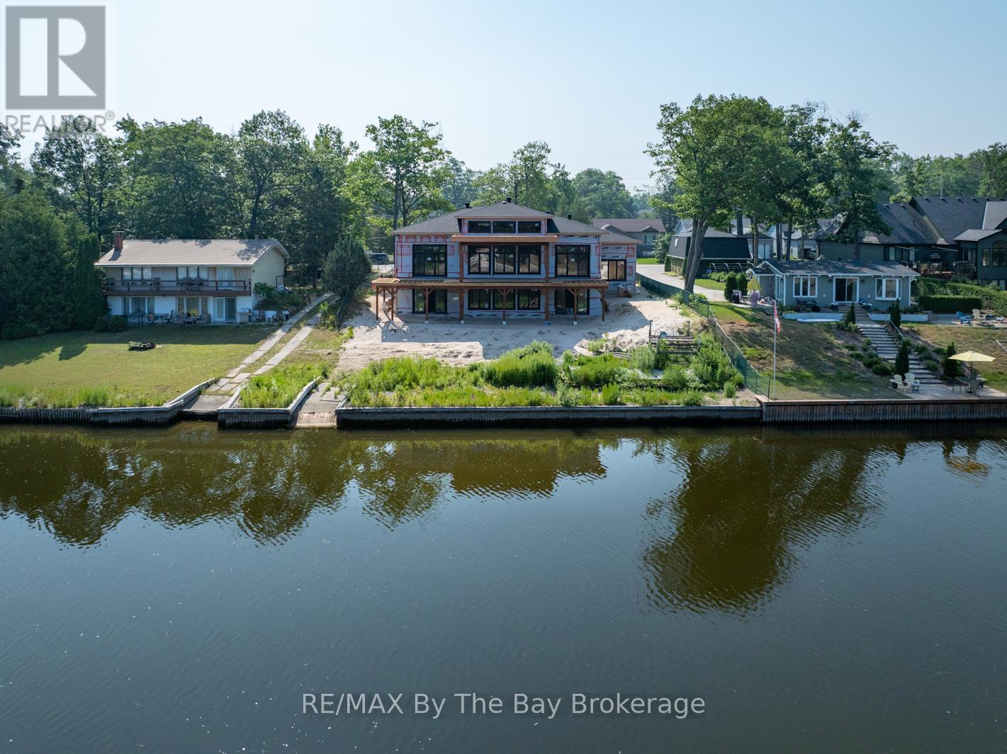 Photo 9 of 34 Edgewater Road, Wasaga Beach ON