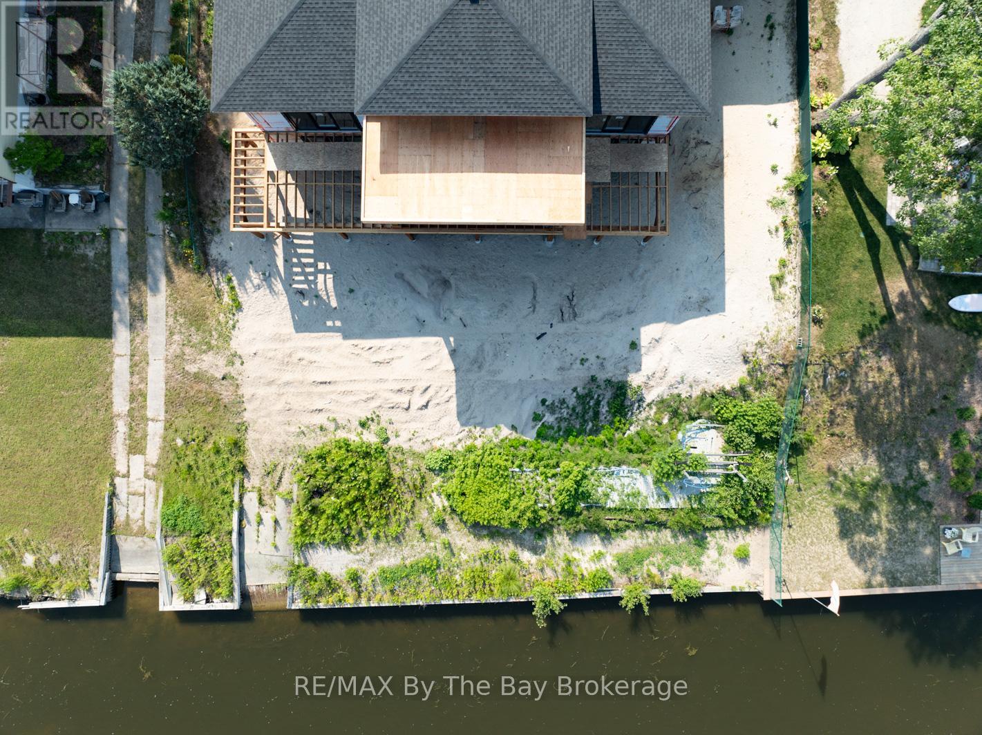 Photo 12 of 34 Edgewater Road, Wasaga Beach ON