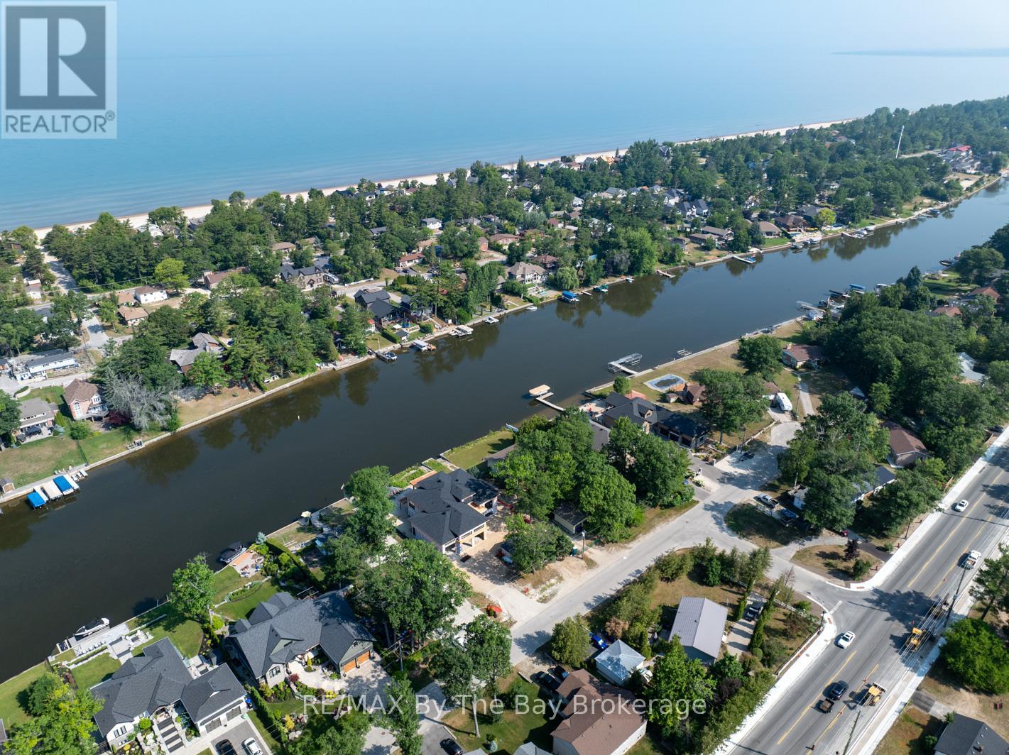 Photo 16 of 34 Edgewater Road, Wasaga Beach ON