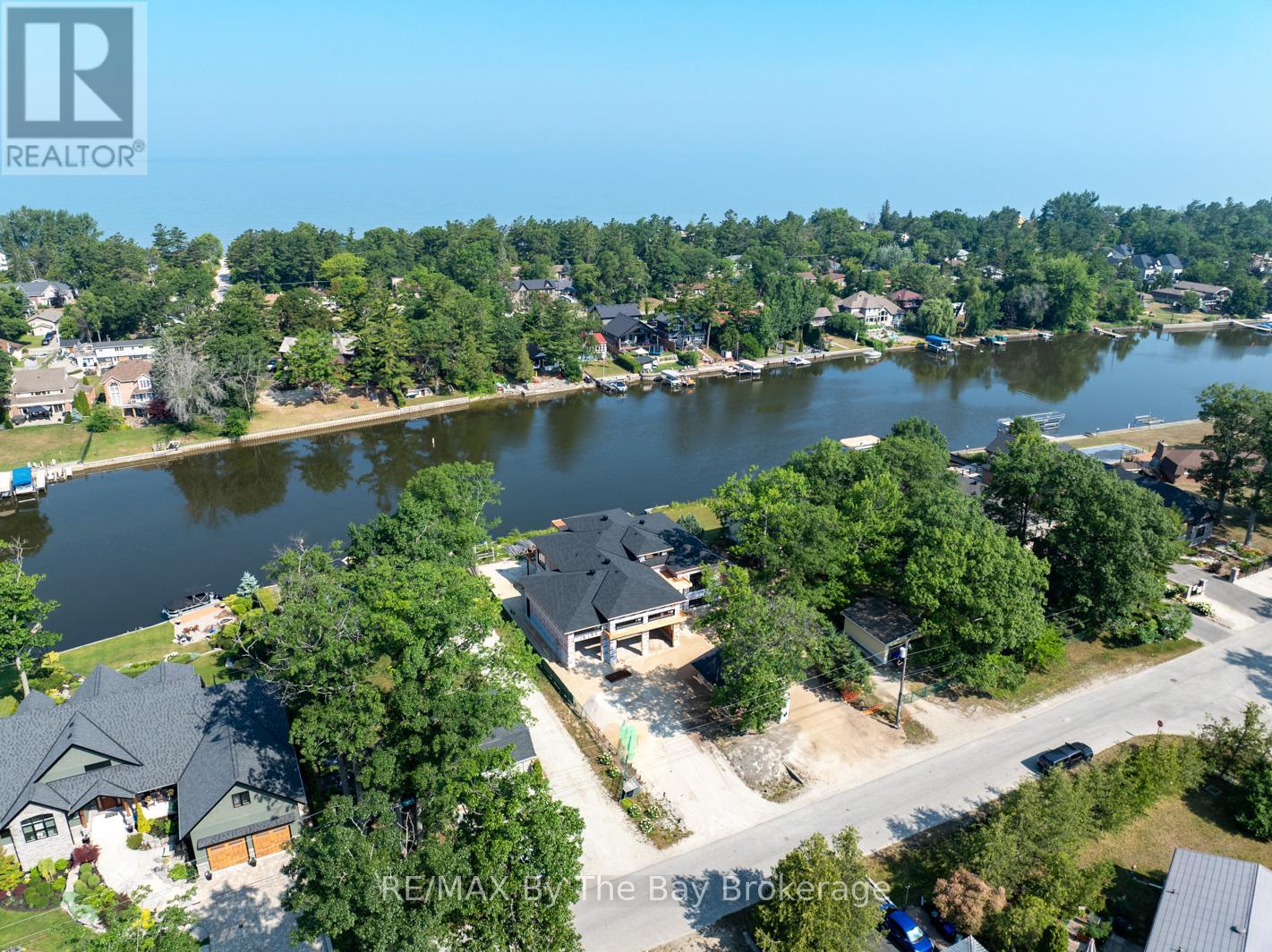 Photo 17 of 34 Edgewater Road, Wasaga Beach ON