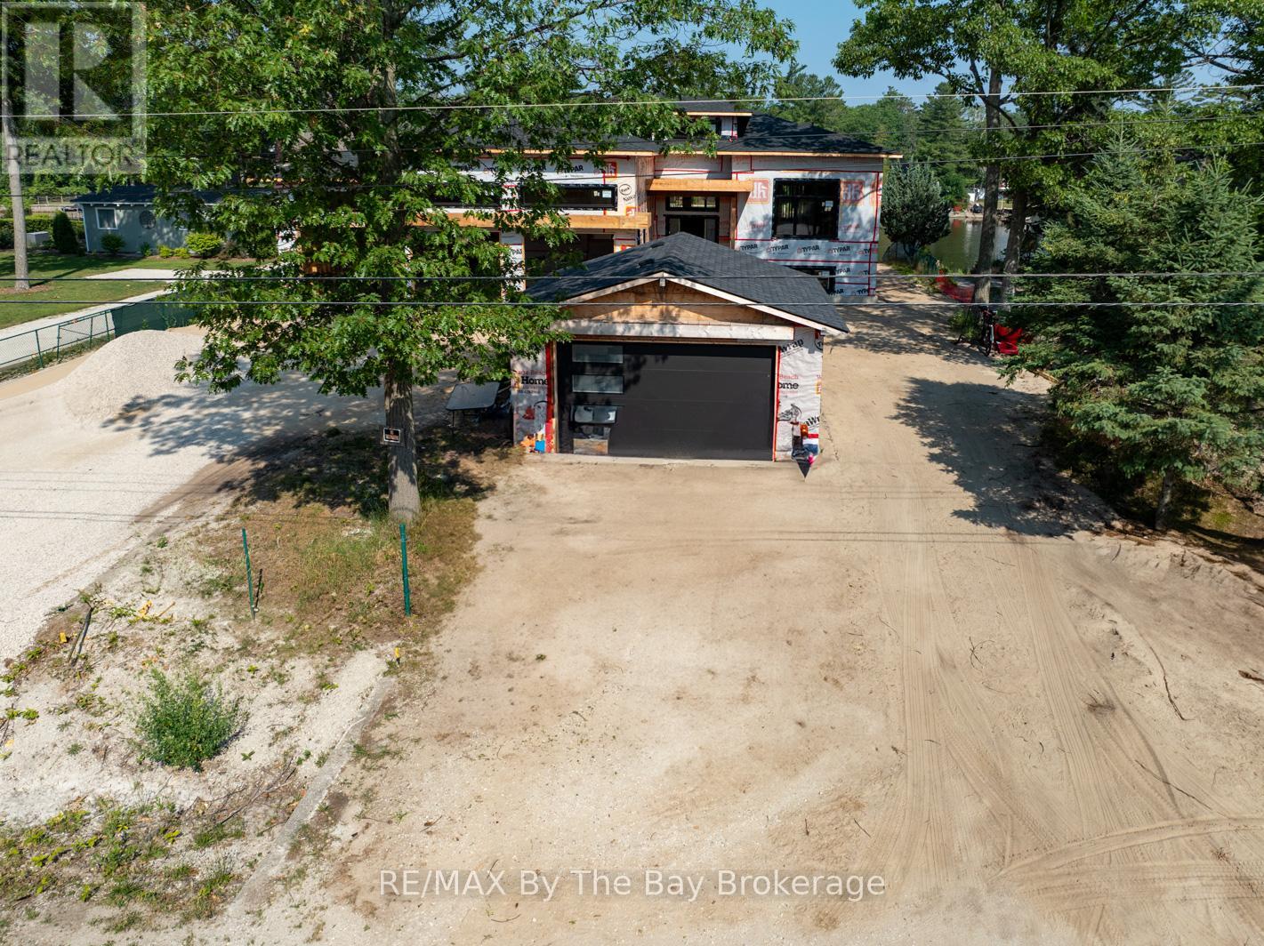 Photo 6 of 34 Edgewater Road, Wasaga Beach ON