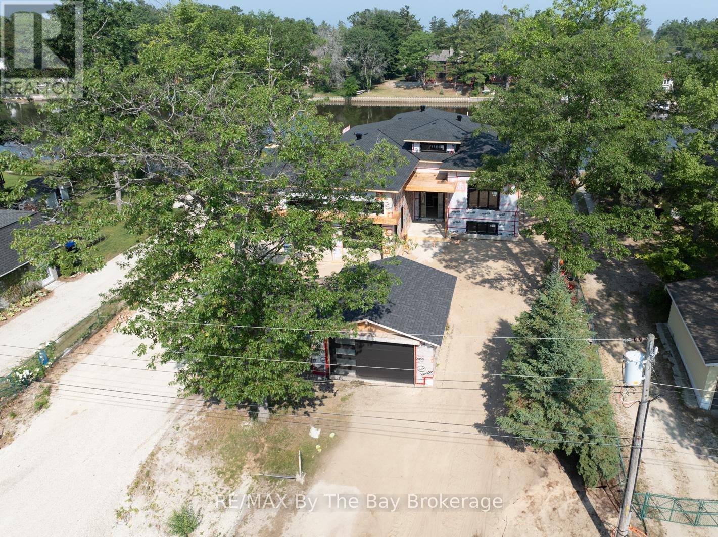 Photo 15 of 34 Edgewater Road, Wasaga Beach ON