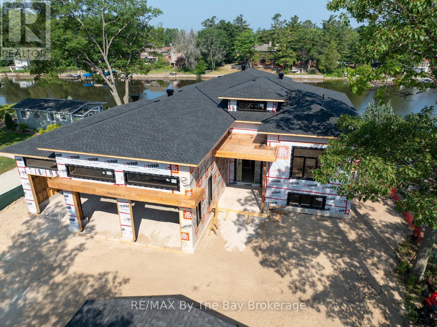 Photo 18 of 34 Edgewater Road, Wasaga Beach ON