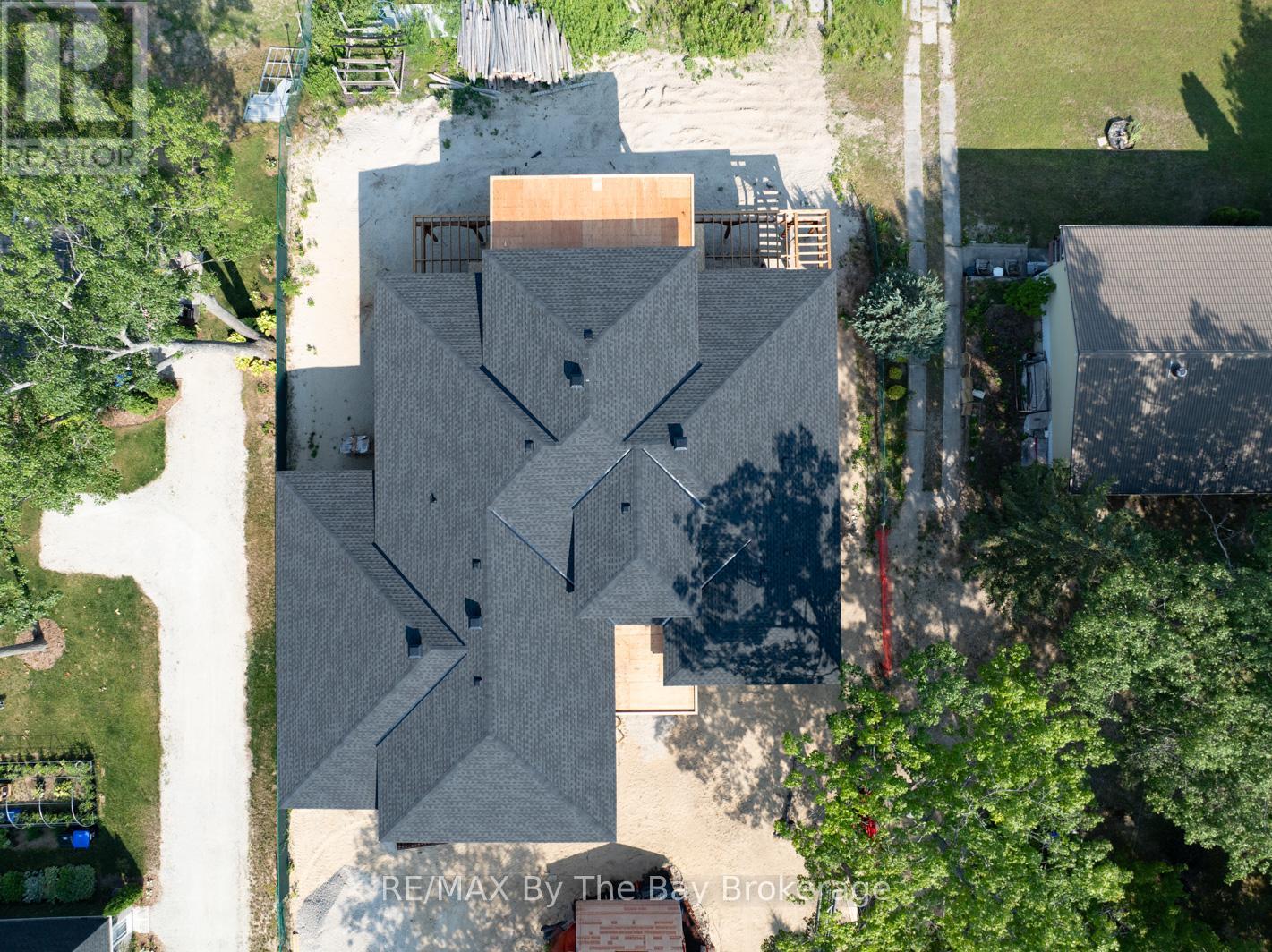 Photo 14 of 34 Edgewater Road, Wasaga Beach ON