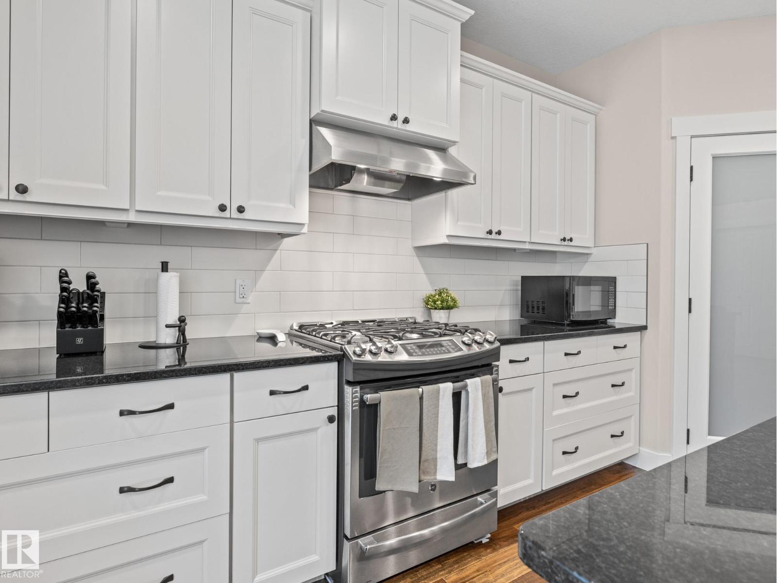Photo 42 of 623 Ortona Wy Nw, Edmonton AB
