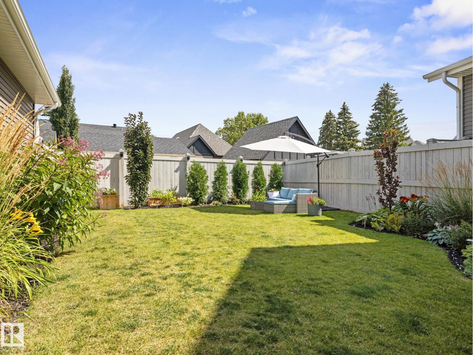 Photo 3 of 623 Ortona Wy Nw, Edmonton AB