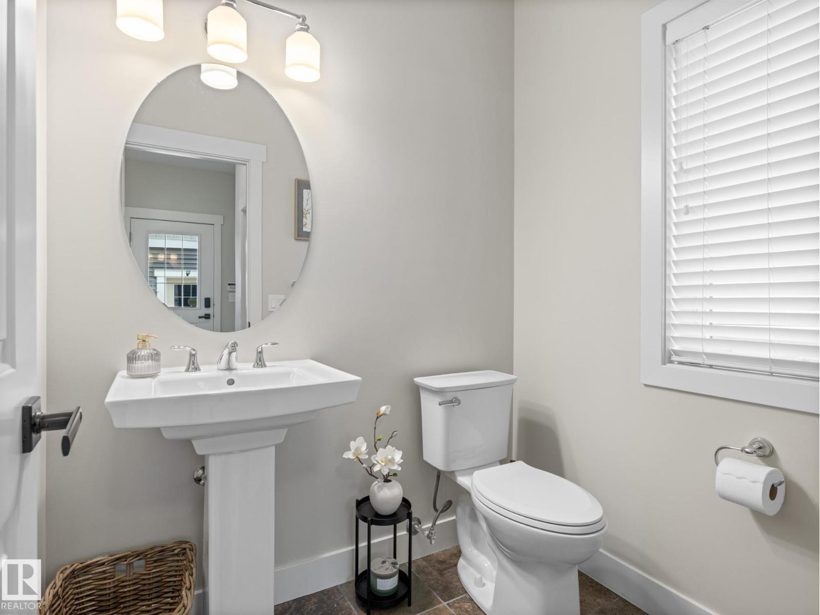 Photo 17 of 623 Ortona Wy Nw, Edmonton AB